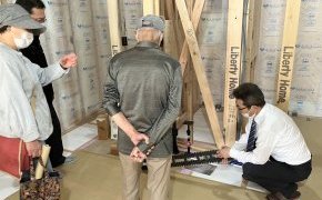 見学会、盛況です