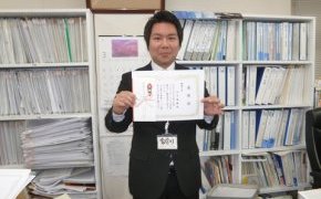 永年勤続表彰　プロデュース部田中くん