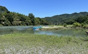 権現造りと古民家カフェ
