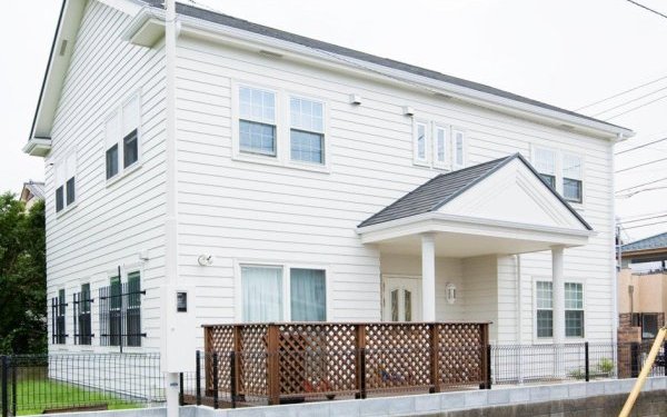 自然素材が豊富な健康２階建て住宅