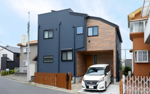 水廻りと外観が個性的な屋上付き二階建て