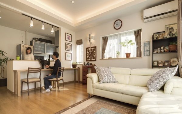 Ｌ字型の変形地を活かした完全分離型二世帯住宅