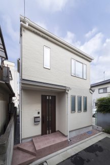 14.8坪の２階建て住宅　コンパクトなお宅に広さを創る工夫が満載