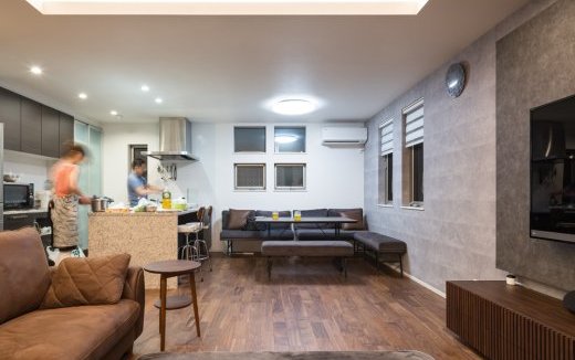 家族も趣味も充実。旗竿地に理想をかなえた木造三階建て住宅