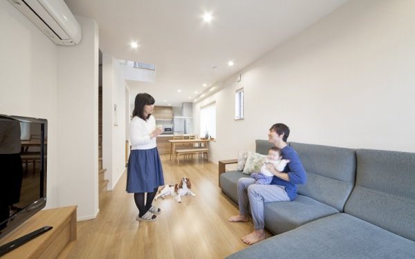 家事室に動線を集約して効率アップ!屋上のある3階建てのお家