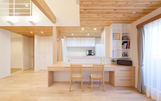 広くて明るいリビングとロフトが魅力的な2階建て住宅