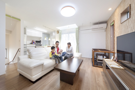 男の隠れ家つき3階建て住宅。スキップフロアで収納も書斎も