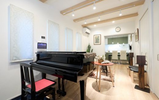 ピアノ教室併用、完全分離の二世帯住宅