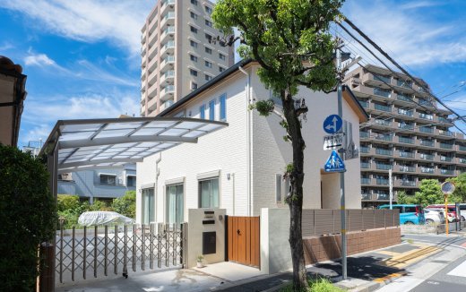 生活動線を重視した広々2階建て